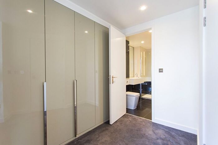 2 Bedroom Flat To Rent In Eagle Point, City Road, London, EC1V