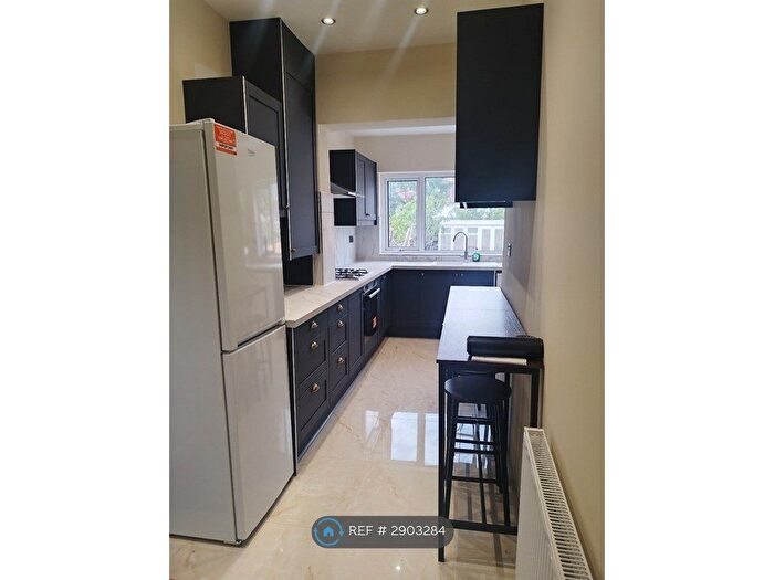 4 Bedroom Semi-Detached House To Rent In Montcalm Road, London, SE7