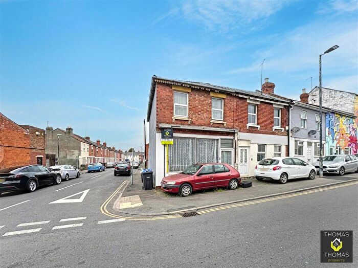 3 Bedroom End Of Terrace House For Sale In High Street, Gloucester, GL1