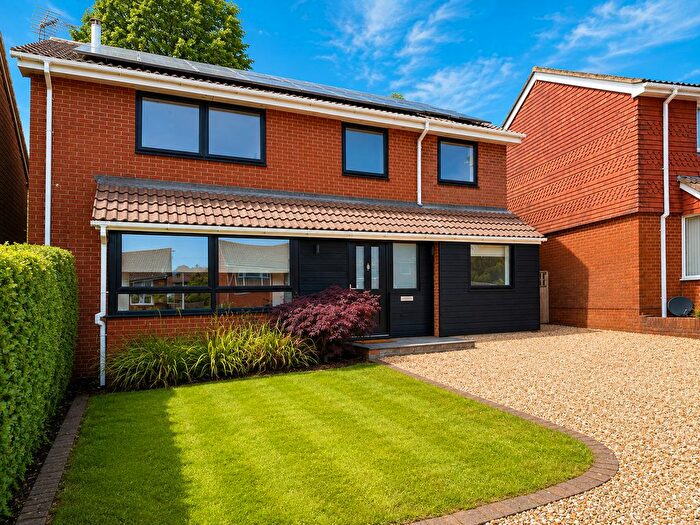 4 Bedroom Detached House For Sale In Oak Close, Lyndhurst, SO43