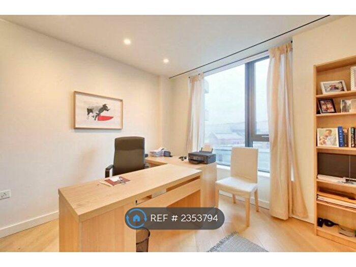 1 Bedroom Flat To Rent In Wood Lane, London, W12