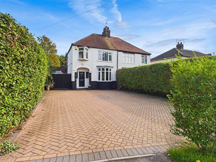 3 Bedroom Semi-detached House For Sale In Elloughton Road, Brough, HU15