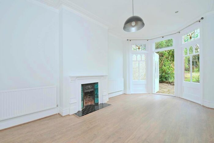 5 Bedroom Terraced House To Rent In Grosvenor Road, Finchley, N3