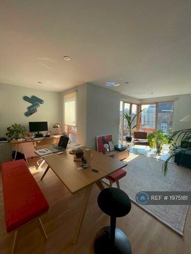 1 Bedroom Flat To Rent In Verdigris Apartments, London, E2