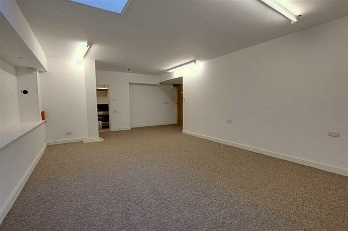 Flat To Rent In Lymore Gardens, Bath, BA2