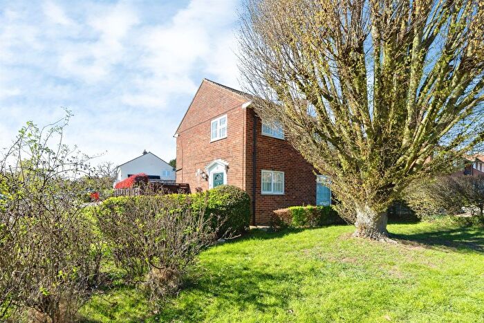 3 Bedroom Semi Detached House For Sale In Archers Ride, Welwyn Garden City, AL7