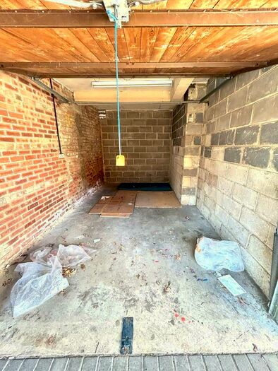Garage / Parking To Rent In Garage, Cliff Road, NG1