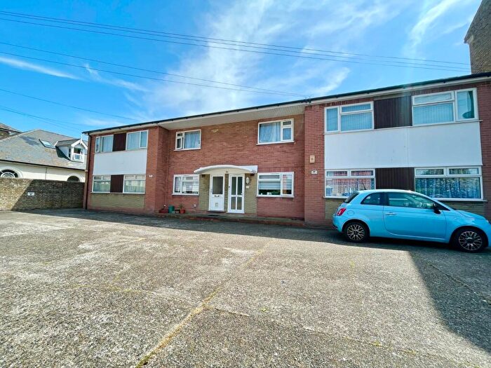 2 Bedroom Flat To Rent In St Mildreds Road, Ramsgate, Kent, CT11