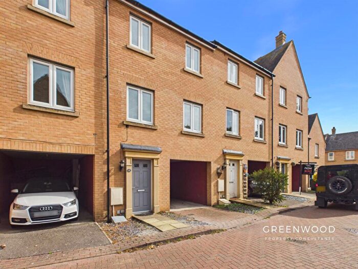 3 Bedroom Town House To Rent In Kirk Way, Colchester, CO4