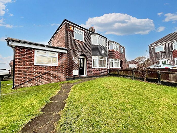 3 Bedroom Semi-Detached House For Sale In Hartley Grove, Irlam, M44