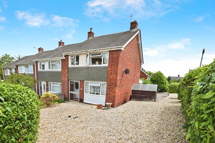 3 Bedroom End Of Terrace House For Sale In Woodbury View, St Thomas, Exeter, EX2