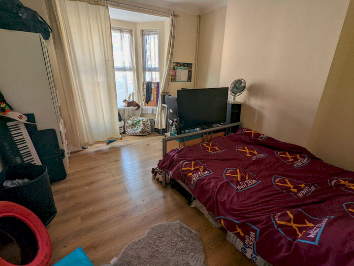 6 Bedroom Terraced House To Rent In Blenheim Road, Reading, Berkshire, RG1