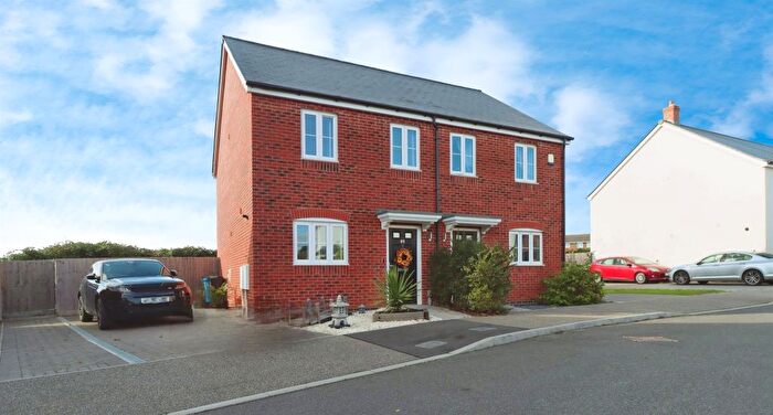 2 Bedroom Semi-detached House For Sale In Spiers Close, Corby, NN18