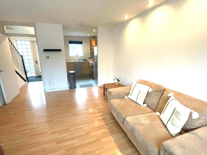 2 Bedroom Flat To Rent In Burlington Street, Manchester, M15