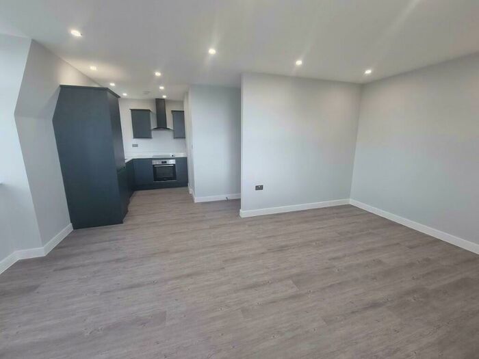1 Bedroom Flat To Rent In Woodberry Gardens, London, N12