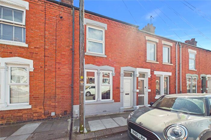 3 Bedroom Terraced House For Sale In Stanhope Road, Northampton, Northamptonshire, NN2