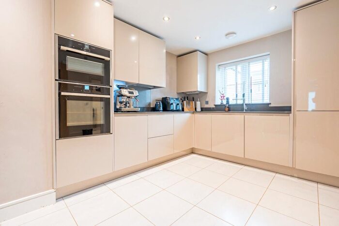 3 Bedroom Semi-detached House For Sale In Hewitt Road, Barford, Warwick, CV35