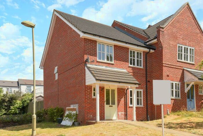 3 Bedroom End Of Terrace House To Rent In St Christopher`s Place, East Oxford, OX4
