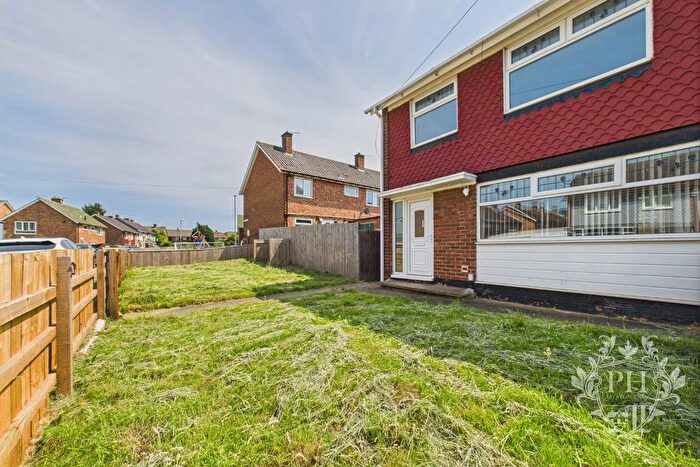 3 Bedroom Semi-Detached House To Rent In Forfar Avenue, Middlesbrough, TS4