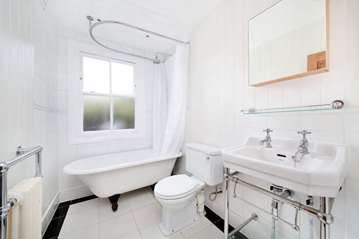 2 Bedroom Flat To Rent In Cowley Road, Mortlake, SW14