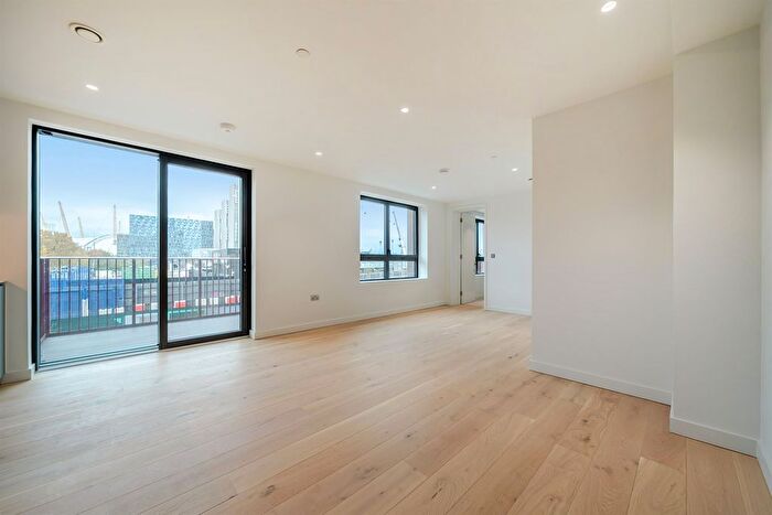 1 Bedroom Flat To Rent In Peninsula Gardens, Mabyn Lane, Lower Riverside, Greenwich Peninsula, SE10