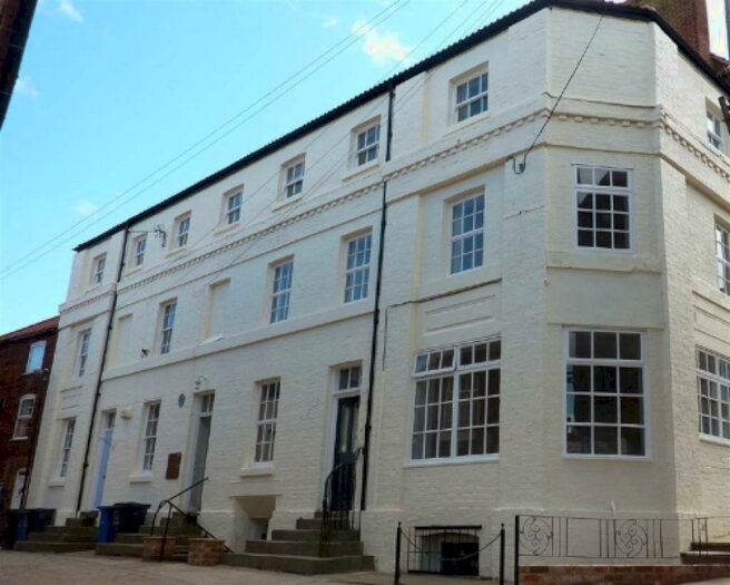 1 Bedroom Flat To Rent In Market Place, Caistor, LN7