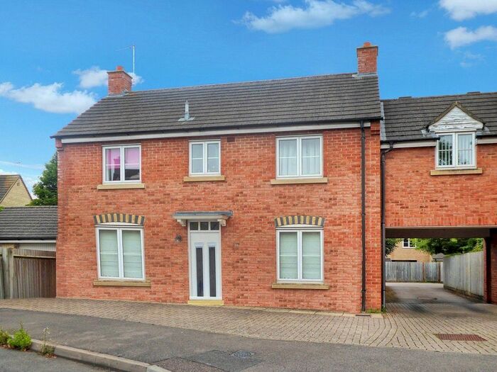 4 Bedroom Link Detached House To Rent In Corncrake Way, Bicester OX26