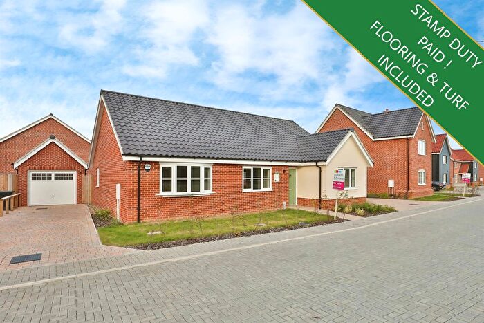 3 Bedroom Detached Bungalow For Sale In Norwich Road, Yaxham, Dereham, NR19