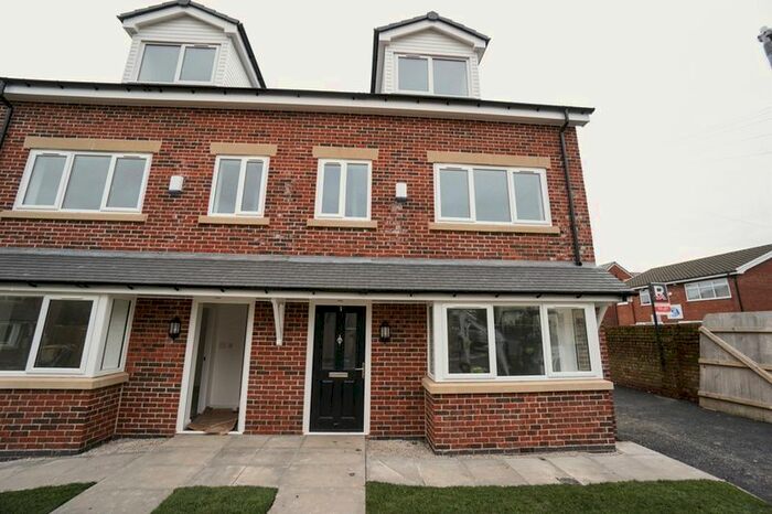 3 Bedroom Semi-Detached House To Rent In Paddocks Close, Blackrod, Bolton, BL6
