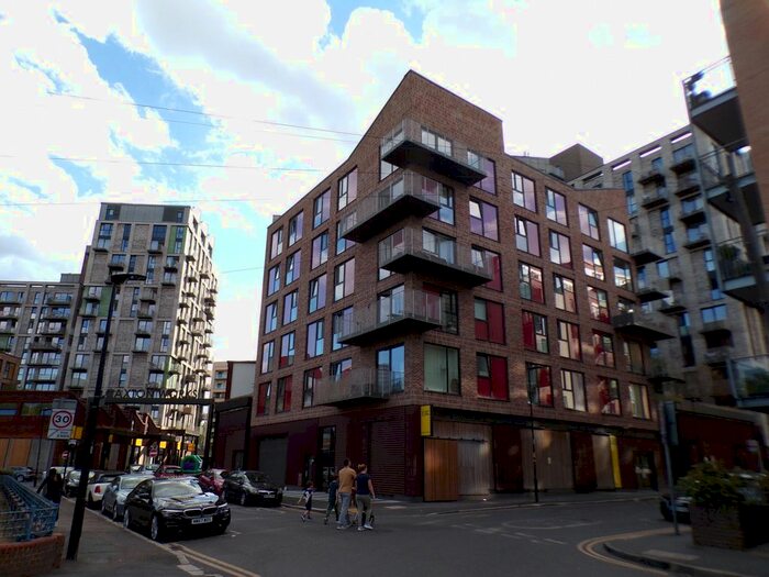 3 Bedroom Flat To Rent In Canning Town, London, E16