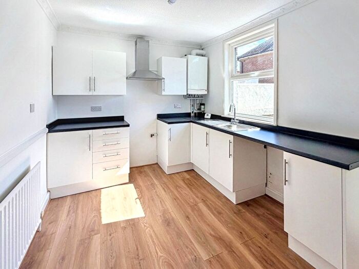 2 Bedroom Terraced House For Sale In Milton Avenue, Margate, CT9 - Photo 2