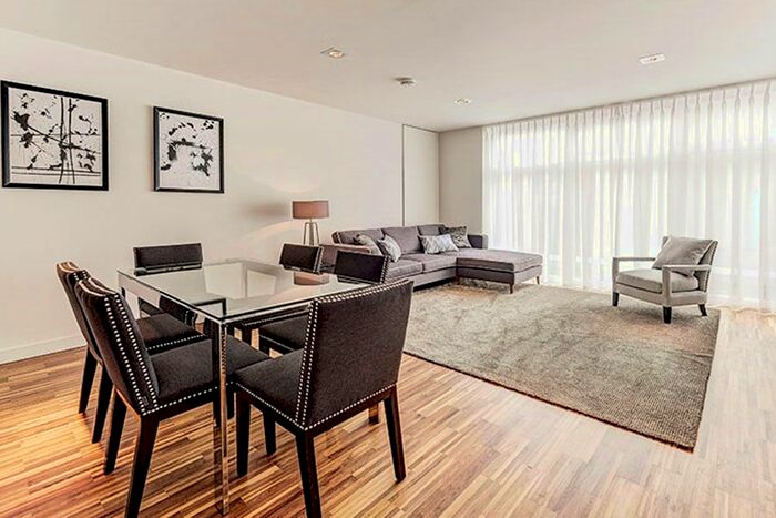 2 Bedroom Flat To Rent In Fulham Road, Chelsea, London, SW3