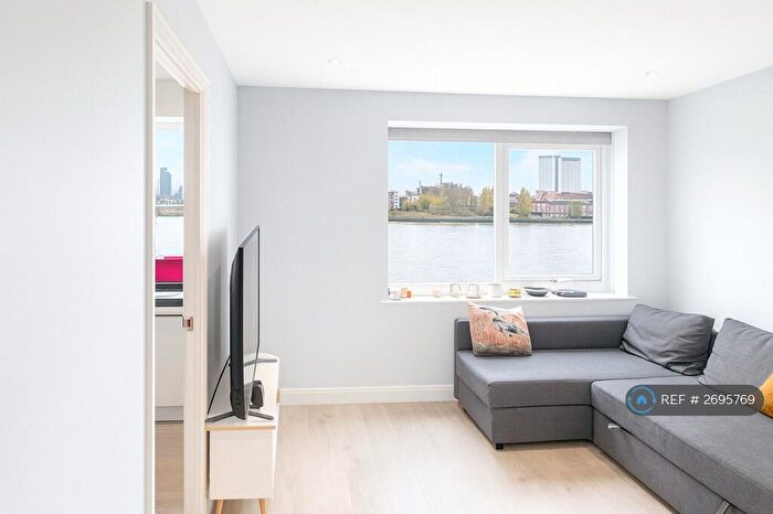 1 Bedroom Flat To Rent In Ferguson Close, London, E14