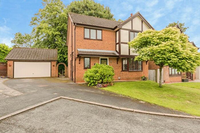4 Bedroom Detached House For Sale In Cheveley Close, Macclesfield, Cheshire, SK10