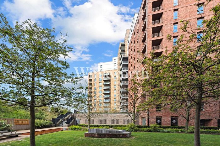2 Bedroom Flat For Sale In Mary Neuner Road, London, N8