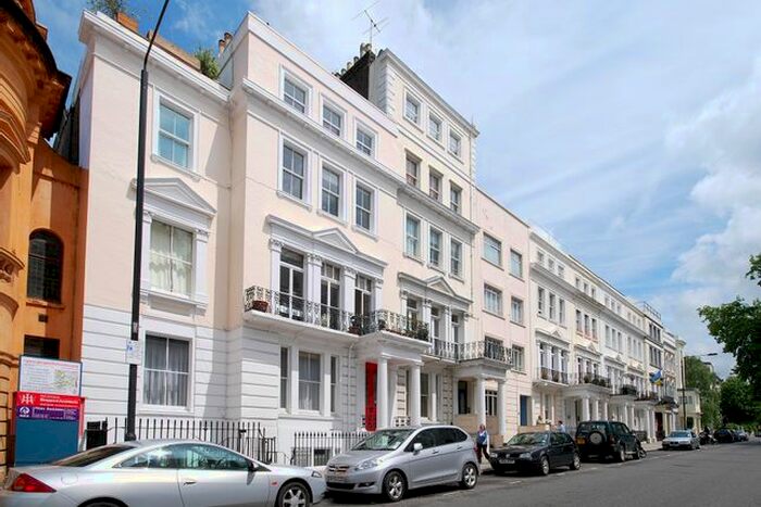 2 Bedroom Flat To Rent In Kensington Park Road, London, W11