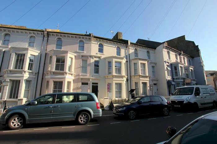 1 Bedroom Ground Flat To Rent In Cambridge Gardens, Hastings, East Sussex. TN34