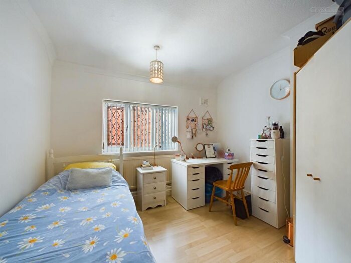 3 Bedroom Detached House For Sale In Hawthorn Bank, Spalding, PE11