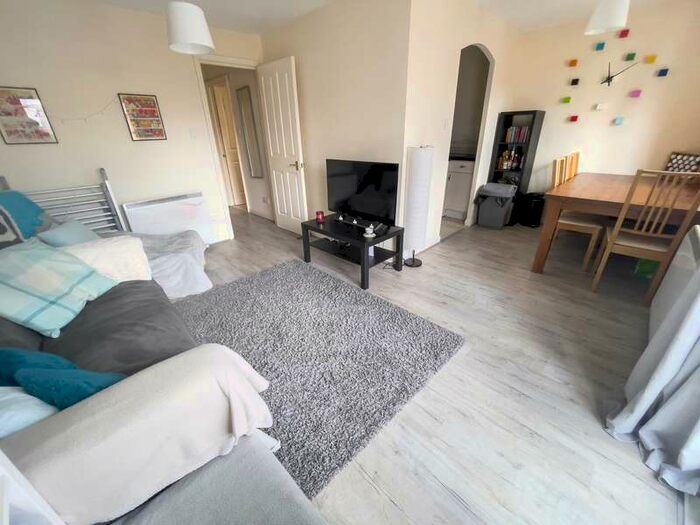 2 Bedroom Flat To Rent In St Andrew Street, L3 5xy,