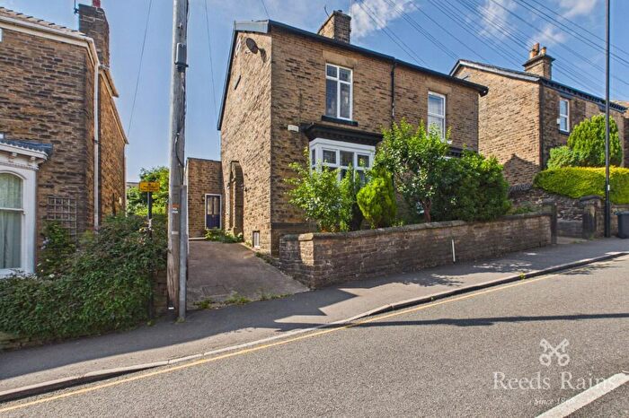 4 Bedroom Semi-Detached House To Rent In Lydgate Lane, Sheffield, S10