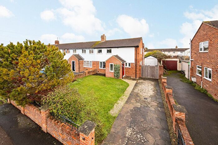 3 Bedroom End Terrace House For Sale In Springfield Drive, Abingdon, OX14