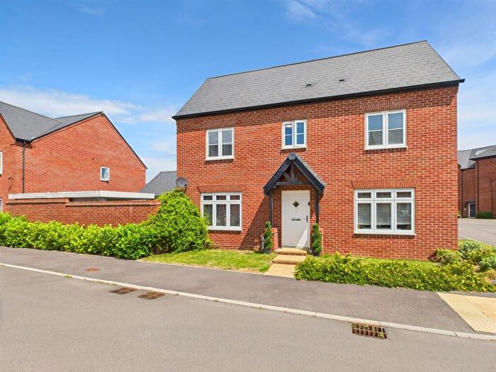 3 Bedroom Detached House For Sale In Leighton Close, Twigworth, Gloucester, GL2