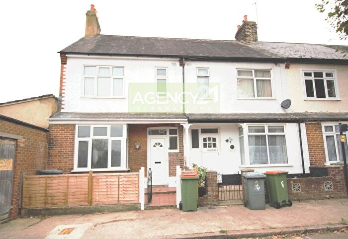 3 Bedroom Terraced House For Sale In Bath Road, London, E7