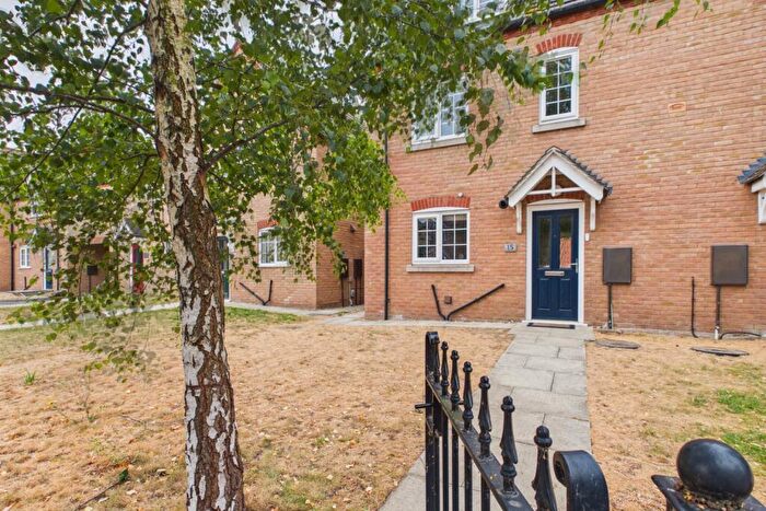4 Bedroom Semi Detached House To Rent In Bluebell Close, Spalding, Lincolnshire, PE11