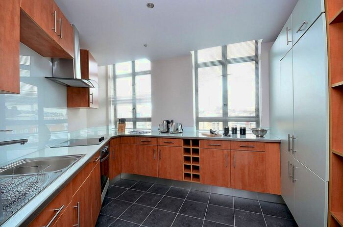 2 Bedroom Flat To Rent In City Road, Old Street, London, EC1V