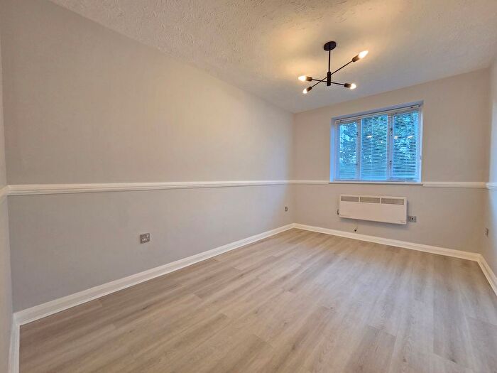 1 Bedroom Flat To Rent In Sovereign Grove, Wembley, HA0