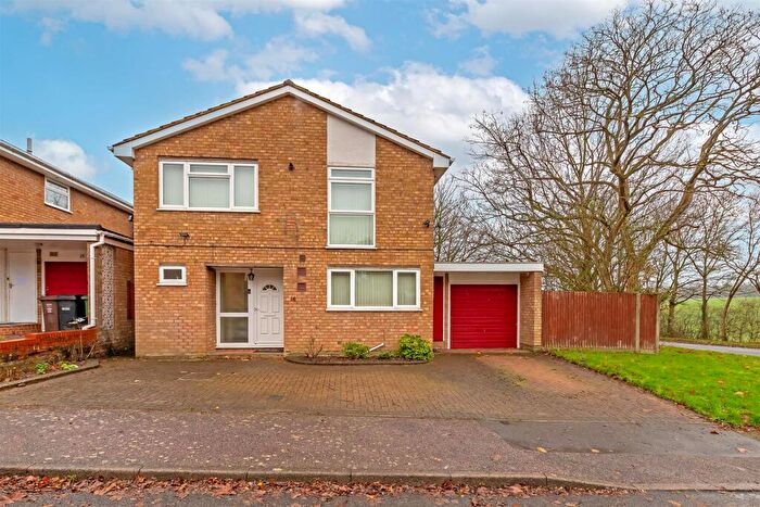 4 Bedroom Detached House For Sale In Samian Gate, St. Albans, AL3