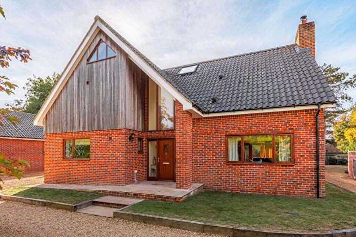 3 Bedroom Detached House For Sale In Beautifully Appointed Detached Property Situated In Desirable Samphire Close, Blakeney, NR25