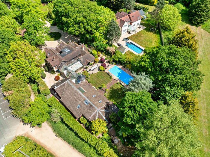 7 Bedroom Detached House For Sale In Sandford Lane, Hurst, RG10