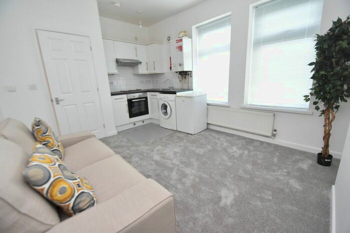 1 Bedroom Flat To Rent In Riverside Terrace, Cardiff, South Glamorgan, CF5